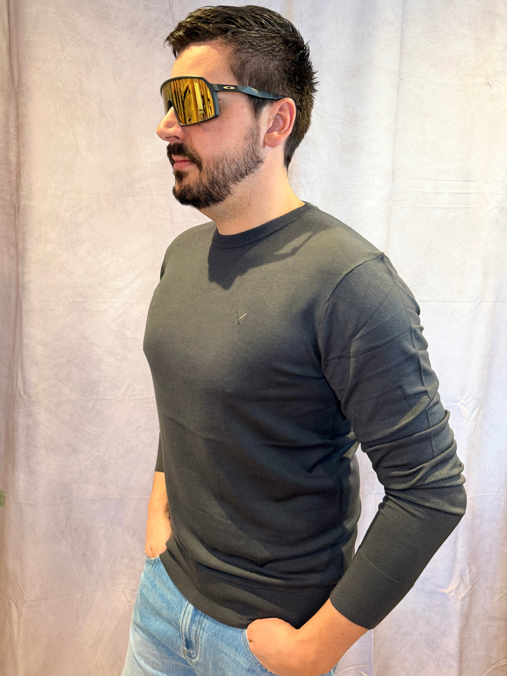 Pulli Pure Distorted People