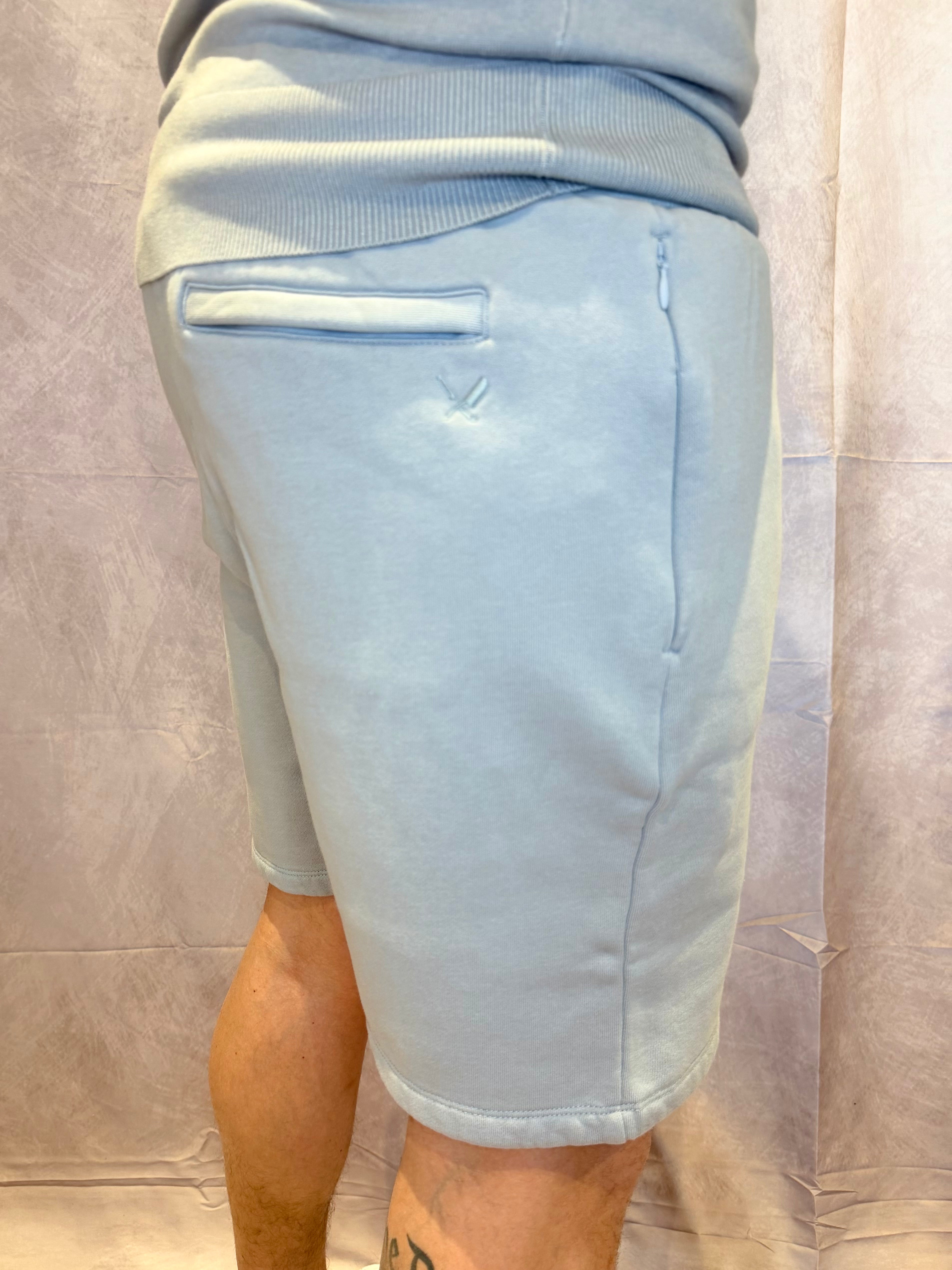 Kurze Short Distorted People
